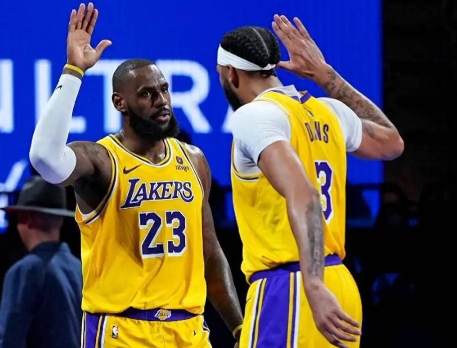 开云体育app詹姆斯迎来十五赛季出色发挥，独行侠观众热烈欢呼！的简单介绍