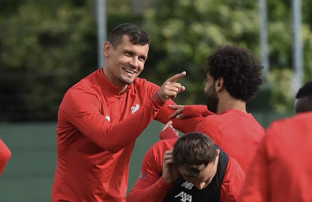 开云体育app中国集结日埃因霍温备战社区盾，伤情更新细节曝光，信心回归，赛季目标并未改变的简单介绍